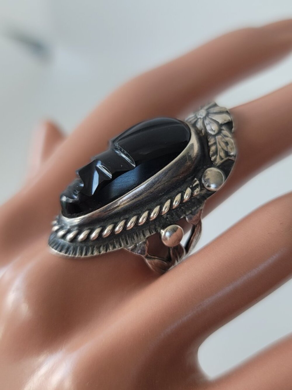 Vintage (1930s-40s) Mexican Sterling Ring w/Carved Onyx Aztec/Mayan Face Mask - Picture 3 of 6